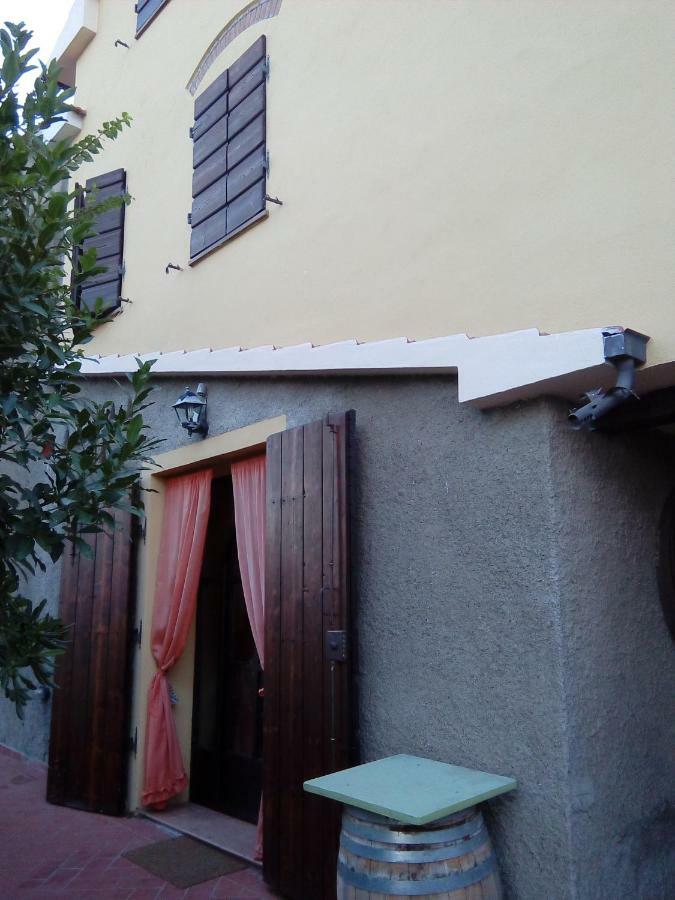 Carlo'S Country House Castellina Marittima Exterior foto