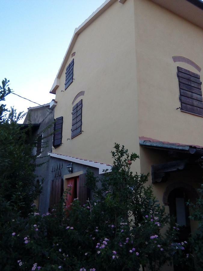 Carlo'S Country House Castellina Marittima Exterior foto
